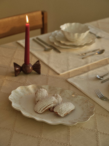 Holiday Harmony – świąteczny stół w rytmie czerwieni, złota i ukojenia